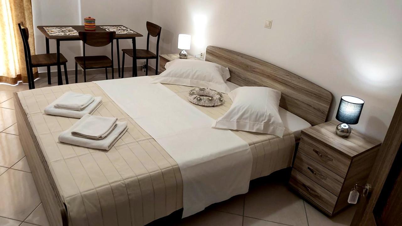 Nikko'S Apartments Elafonisos מראה חיצוני תמונה