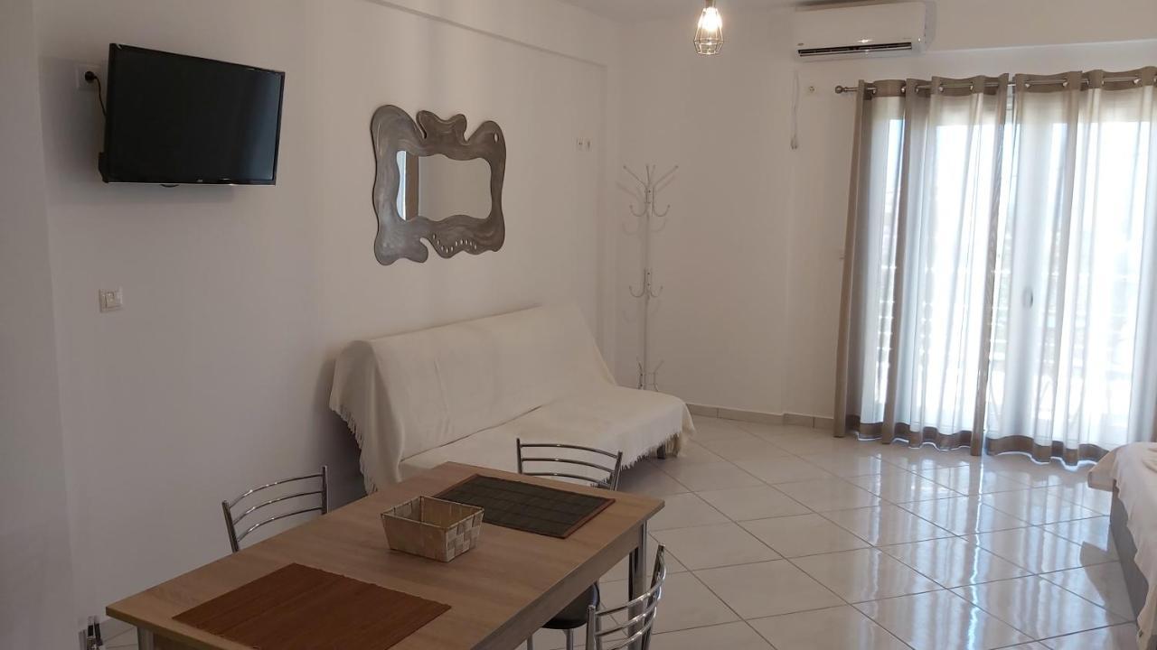 Nikko'S Apartments Elafonisos מראה חיצוני תמונה